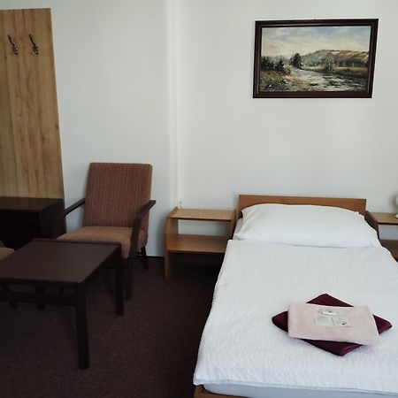 Hotel Lux Чешка Будьовица Екстериор снимка