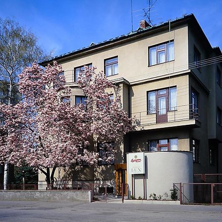 Hotel Lux Чешка Будьовица Екстериор снимка